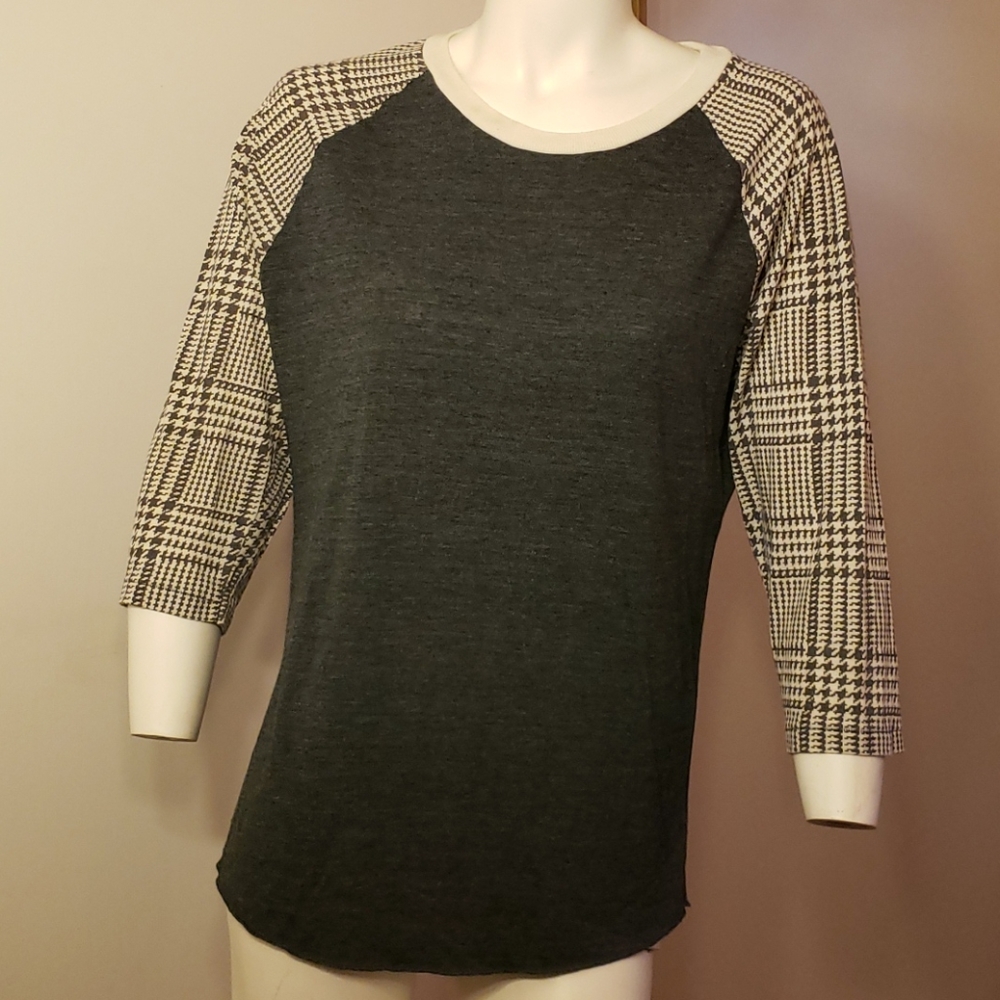 3/4 sleeve t shirt
